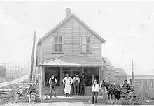 black and white photo of Porter’s General Store in Murrayville